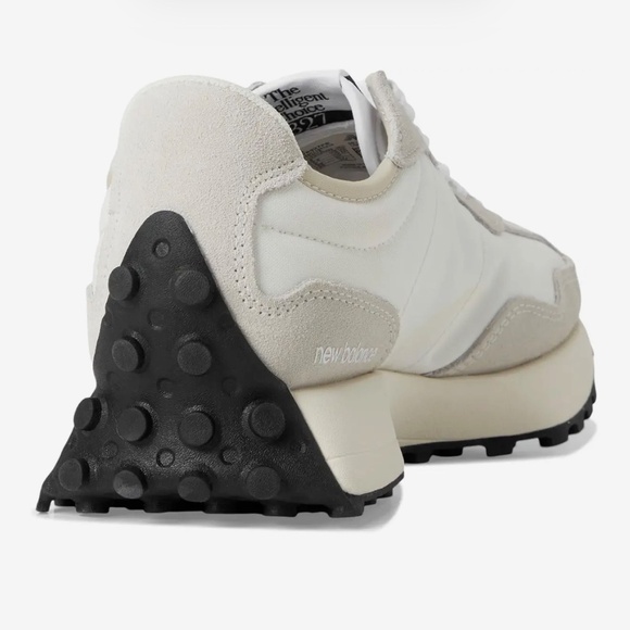 New Balance 327 Brand New! - Picture 2 of 3